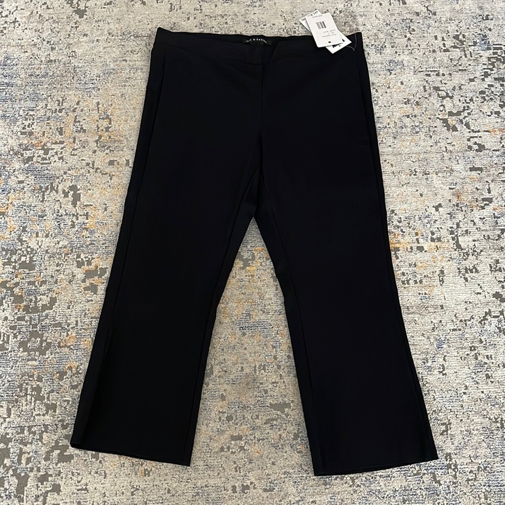 NWT! Zac & Rachel fit and flare pull on slacks in black, size 16.